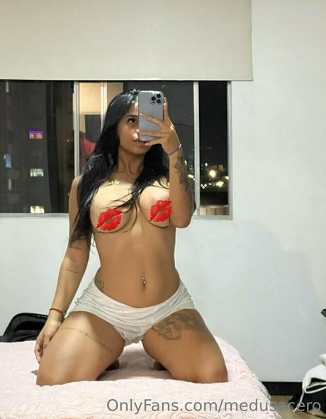 ランジェリーファックオンリーファンズ 裸 写真