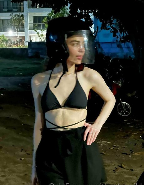 後背位オンリーファンズ アダルト 写真