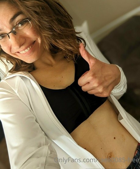 ポルノオンリーファンズ ヌード 画像