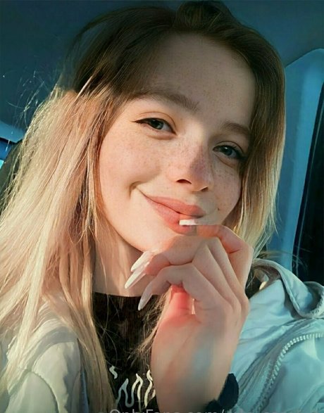 crln carolyn 高品質モデル 写真