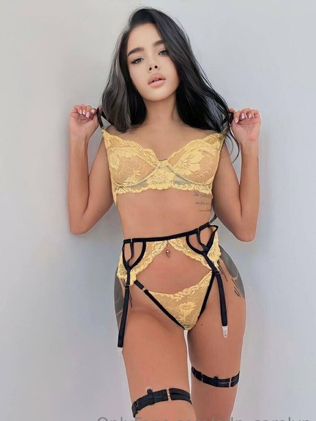 フィットネスベイビーオンリーファンズ セクシーヌード 写真