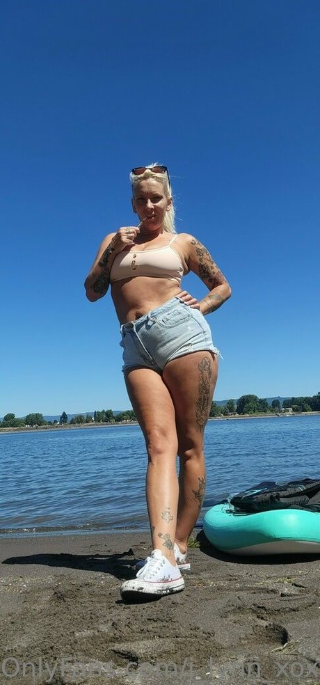 j lynn xoxo セクシーなスター 画像