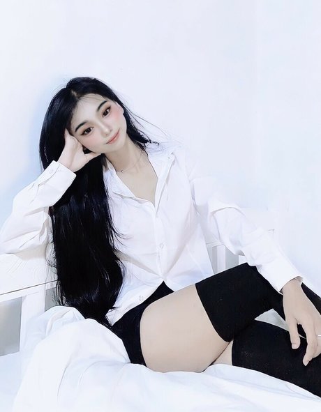 濃厚なヌードオンリーファンズ アートxxx 画像