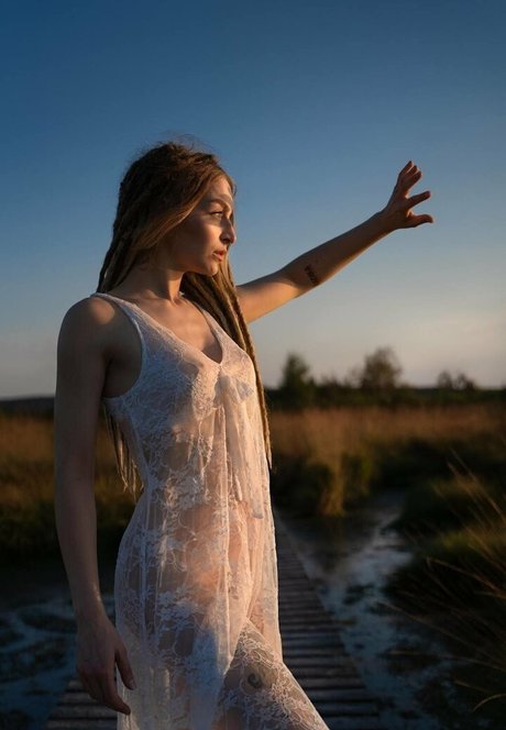 Dahlia Rex ホットなモデル 写真