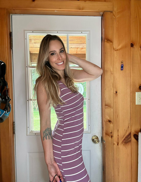 shut upshelbyfree ポルノスター ヌード ギャラリー