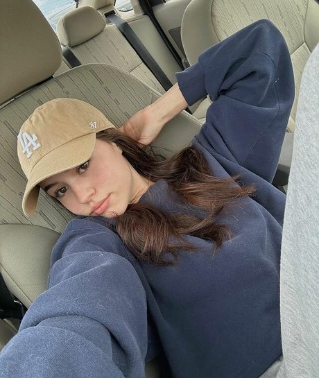 Ava Rose Beaune トップモデル アーカイブ