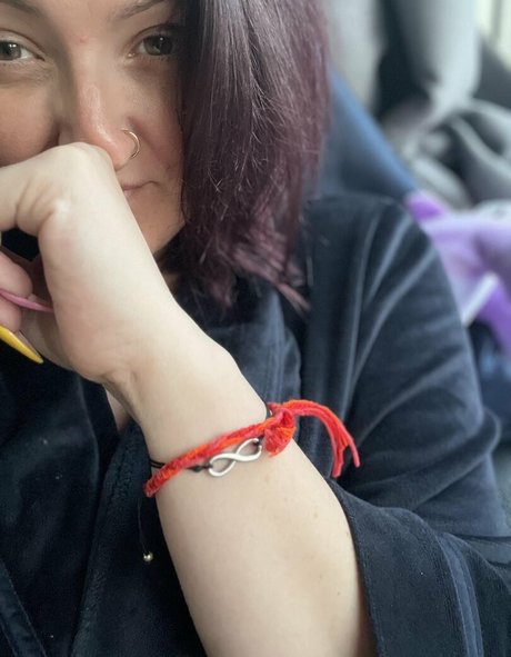 小柄な足オンリーファンズ アートポルノ 画像