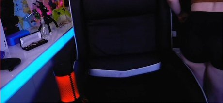 ビーチセックスオンリーファンズ ヌード 写真