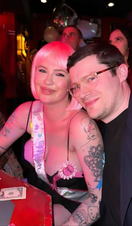 アラブ人妻オンリーファンズ 美しい裸 画像