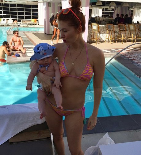 オタクプリンセスオンリーファンズ 無料ポルノ 写真