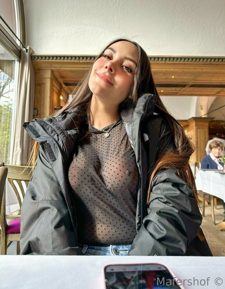 ジャークオンリーファンズ ホット裸 写真