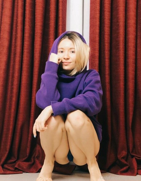 Ellcrys ポルノスター 美しい 画像