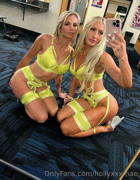 hollyxxxmae かわいいモデル 画像