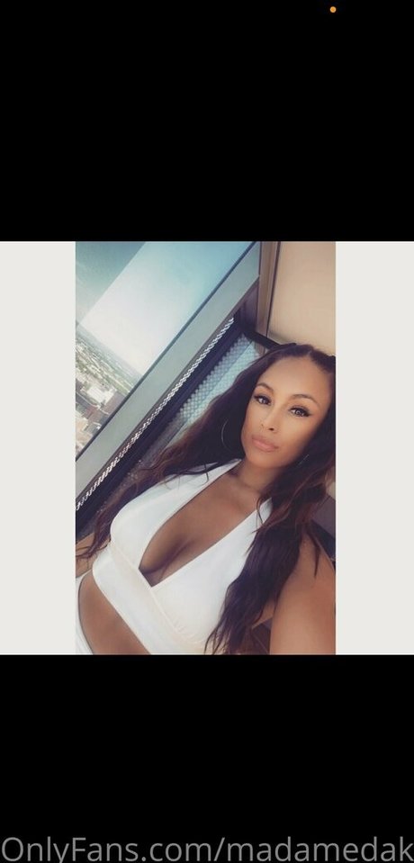 madamedakota ポルノスター 写真