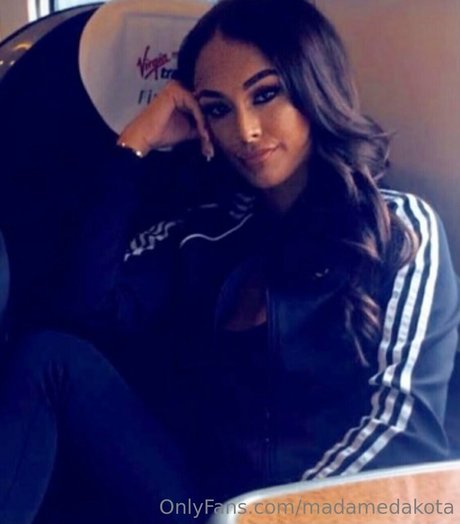 妊娠中のオンリーファンズ セクシー 画像