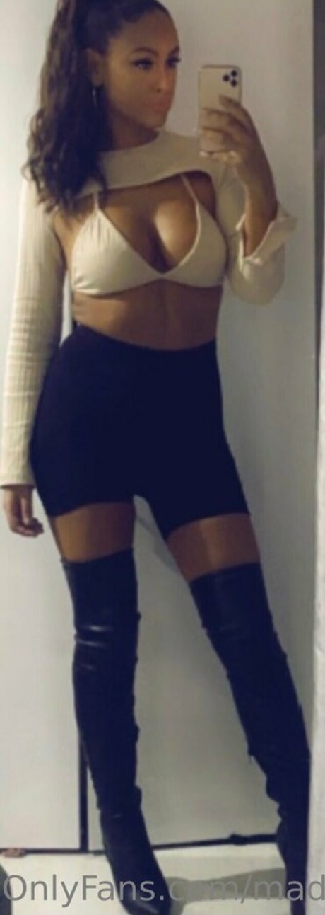 madamedakota ヌードのポルノスター ギャラリー