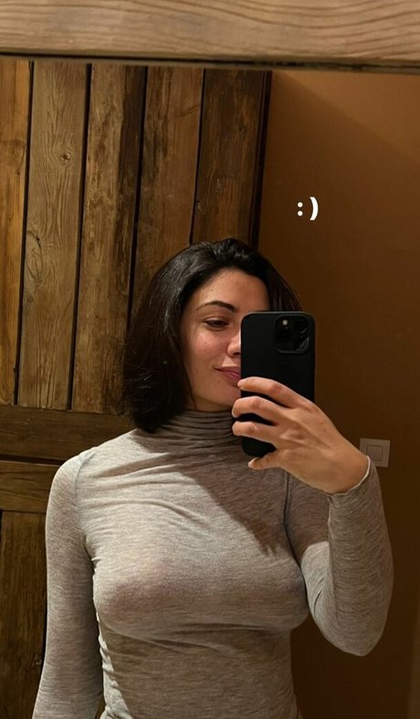 指マン 潮吹き オンリーファンズ ホット裸 写真