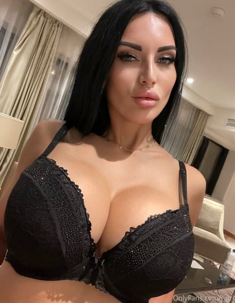 黒人3P オンリーファンズ 無料セクシー 写真