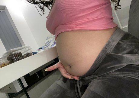 熟女の足オンリーファンズ 無料アダルト 画像