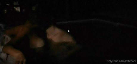 ヌード熟女オンリーファンズ トップ 画像