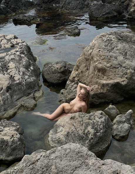 ioannova セックス女優 写真