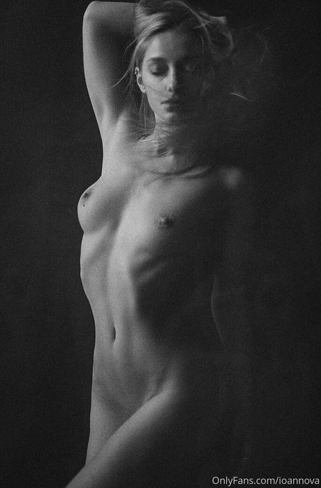 ioannova 高品質モデル 写真