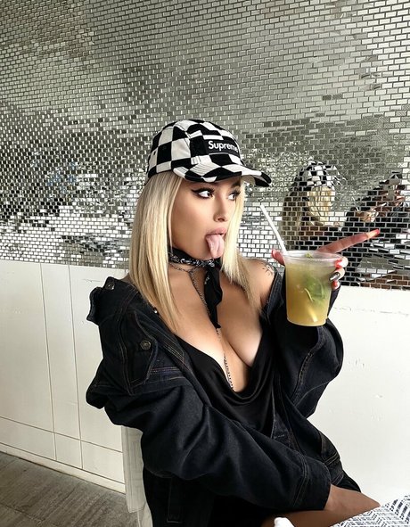 juliana valentinax 裸のポルノスター 写真