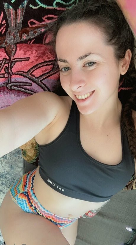 Courtney Sanderson ポルノスター 裸 写真