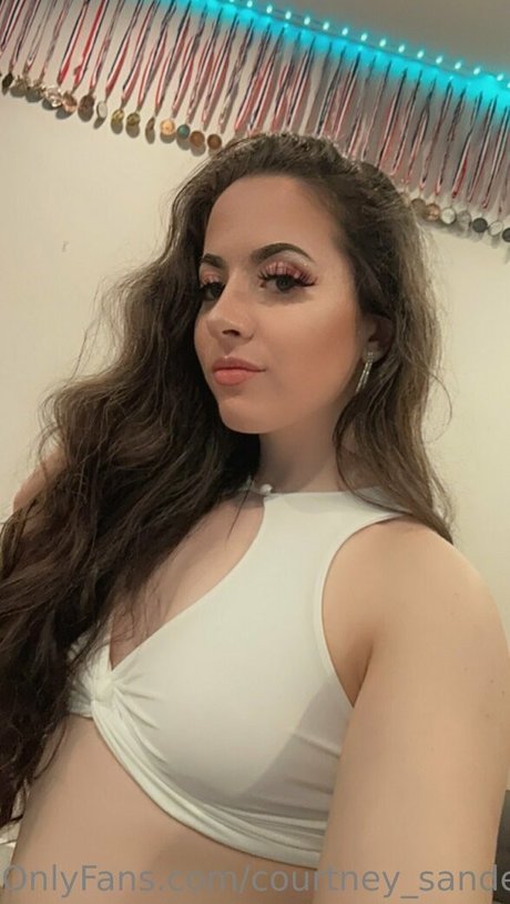 Courtney Sanderson HDモデル アーカイブ