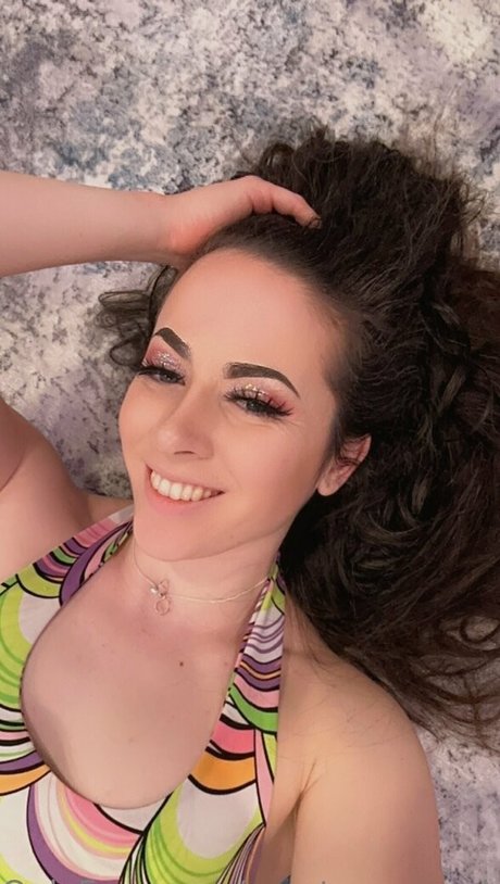 熟女のおっぱいオンリーファンズ ホット 画像