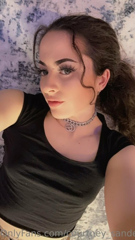 Courtney Sanderson 完璧なポルノスター 写真