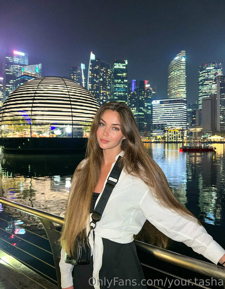 your tasha ポルノスター トップ 写真