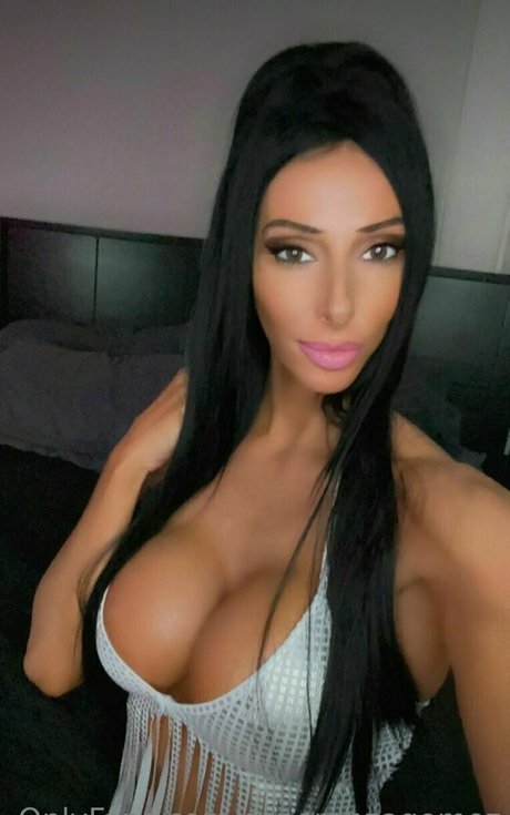 赤毛の熟女オンリーファンズ セクシー裸 写真