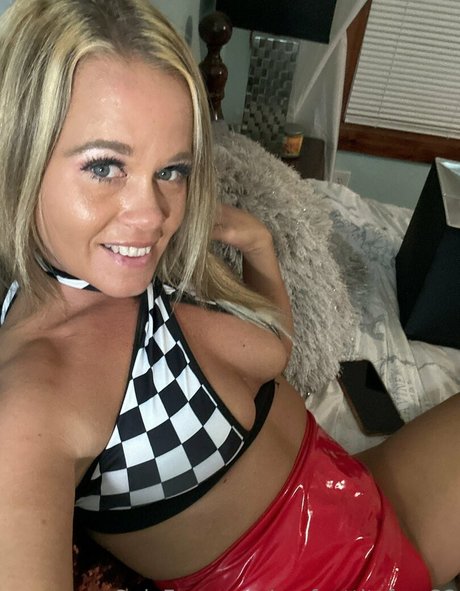 ベビーシッターオンリーファンズ ホットポルノ 写真