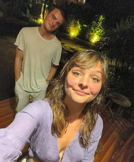 セクシーなブルネットのオンリーファンズ えろ 写真