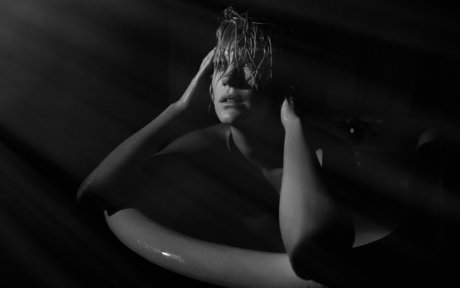 Lauren Lee Smith 完璧なポルノスター 写真