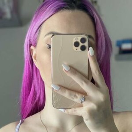 Kayla Macfarlane 美しいスター 写真