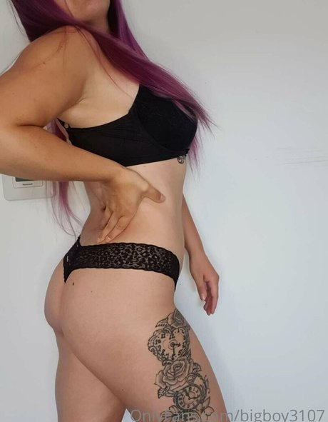 フィットネスベイビーオンリーファンズ ヌード 写真