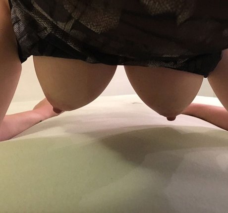 セクシーなブルネットのオンリーファンズ 無料エロ ギャラリー