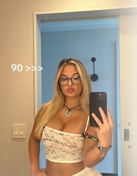 Claudia Conway HD女優 写真