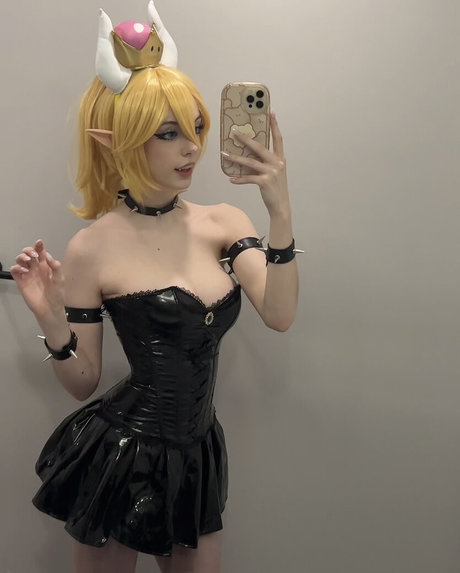 ティーンフィンガリングオンリーファンズ セックス 写真