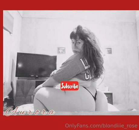 blondiiie rose トップ女優 写真