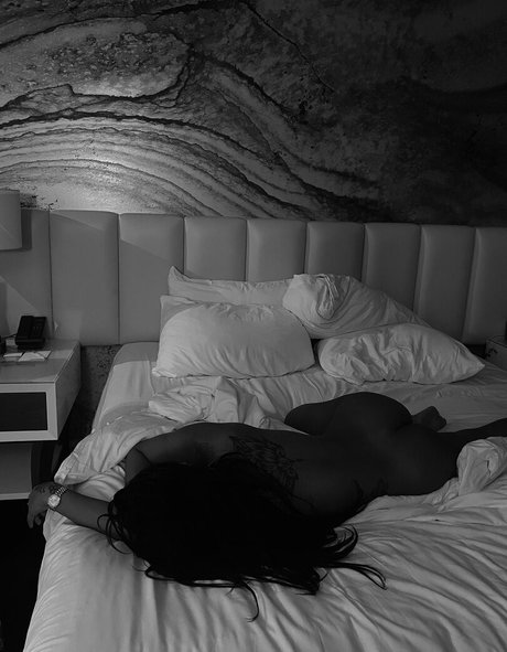 黒人のオンリーファンズ 美しい裸 ギャラリー