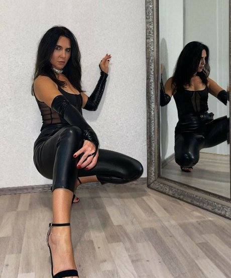 Senada Kostic ホットなモデル 画像