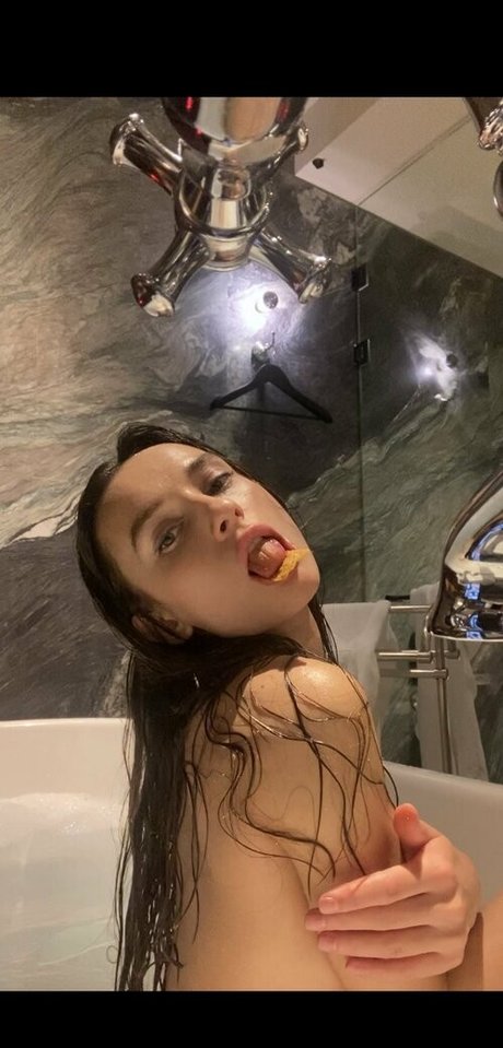 asmrマッサージオンリーファンズ 無料裸 写真