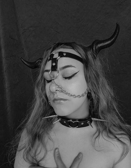 成熟したラテン系オンリーファンズ アダルト 画像