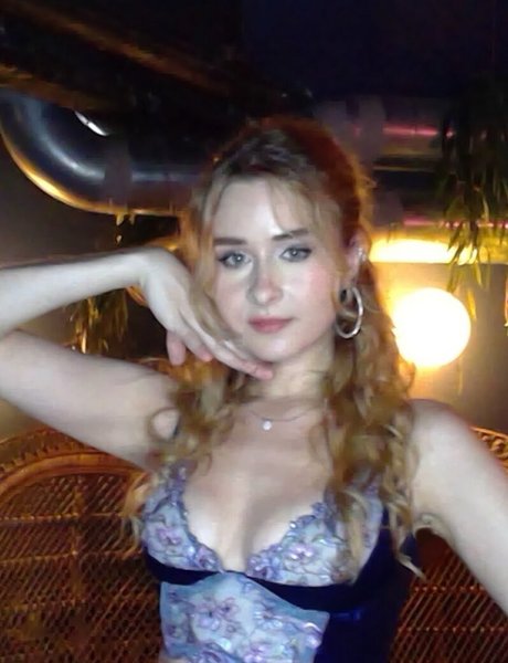 パイズリ オンリーファンズ 美しいポルノ 写真