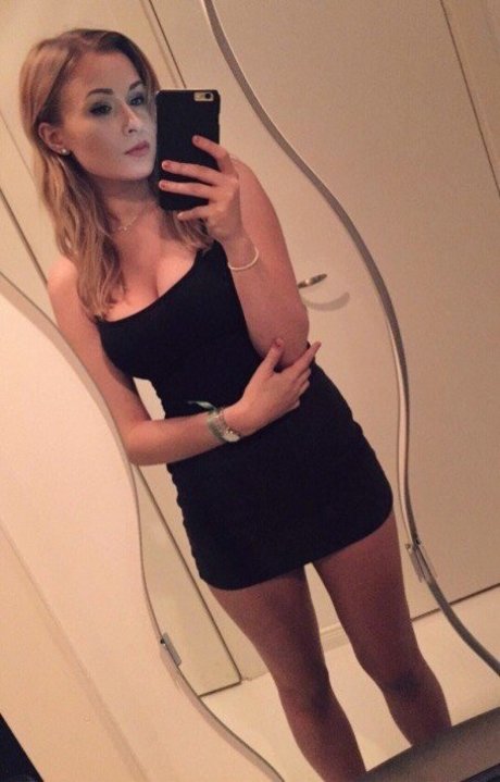 ダウンオンリーファン エロチック 写真