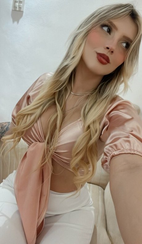 Isa Sudati 最高のスター 写真