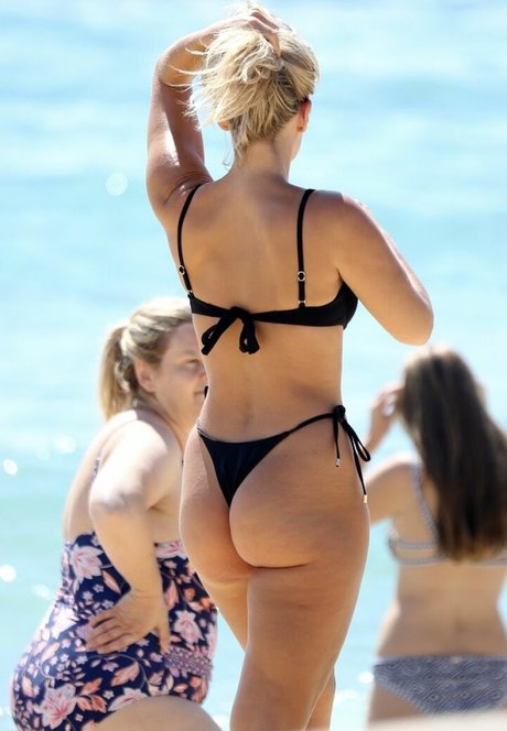 巨乳カップルオンリーファンズ トップ 画像